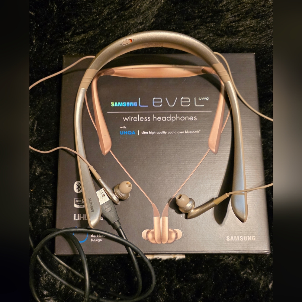 Samsung Level U Pro Wireless Headphones – Gold – Great Condition – Box + Charger